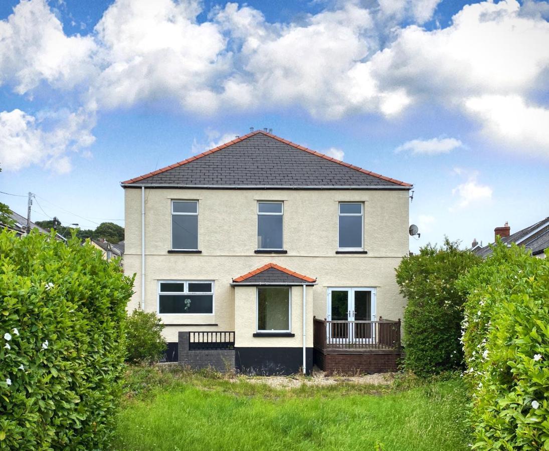 Large House On The Edge Of The Brecon Beacons Villa Beaufort Exteriör bild